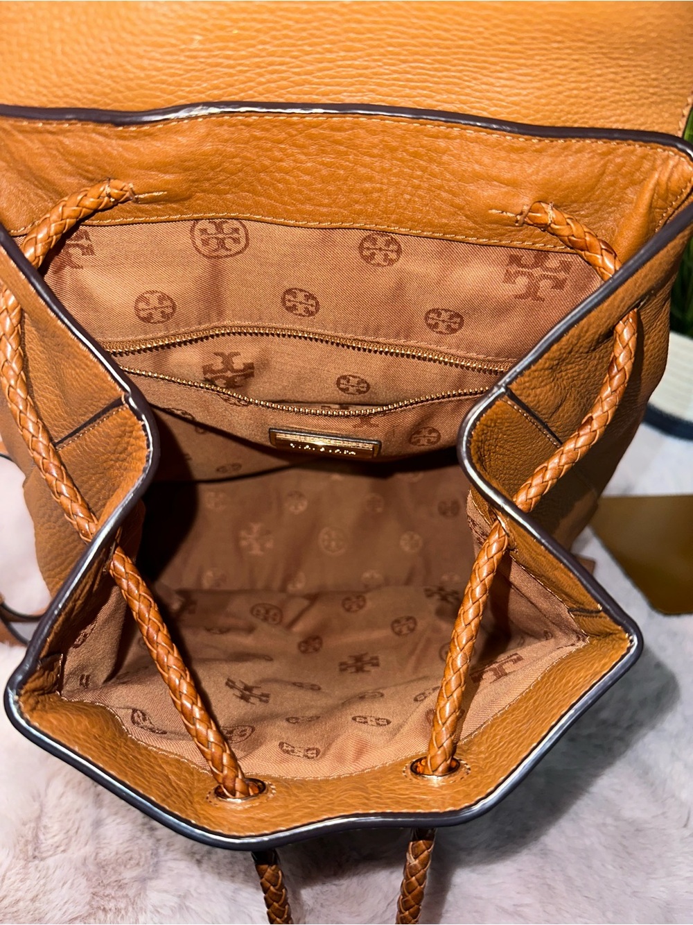 🎒 Tory Burch Thea Leather Backpack – Cognac Brown - Picture 13 of 16